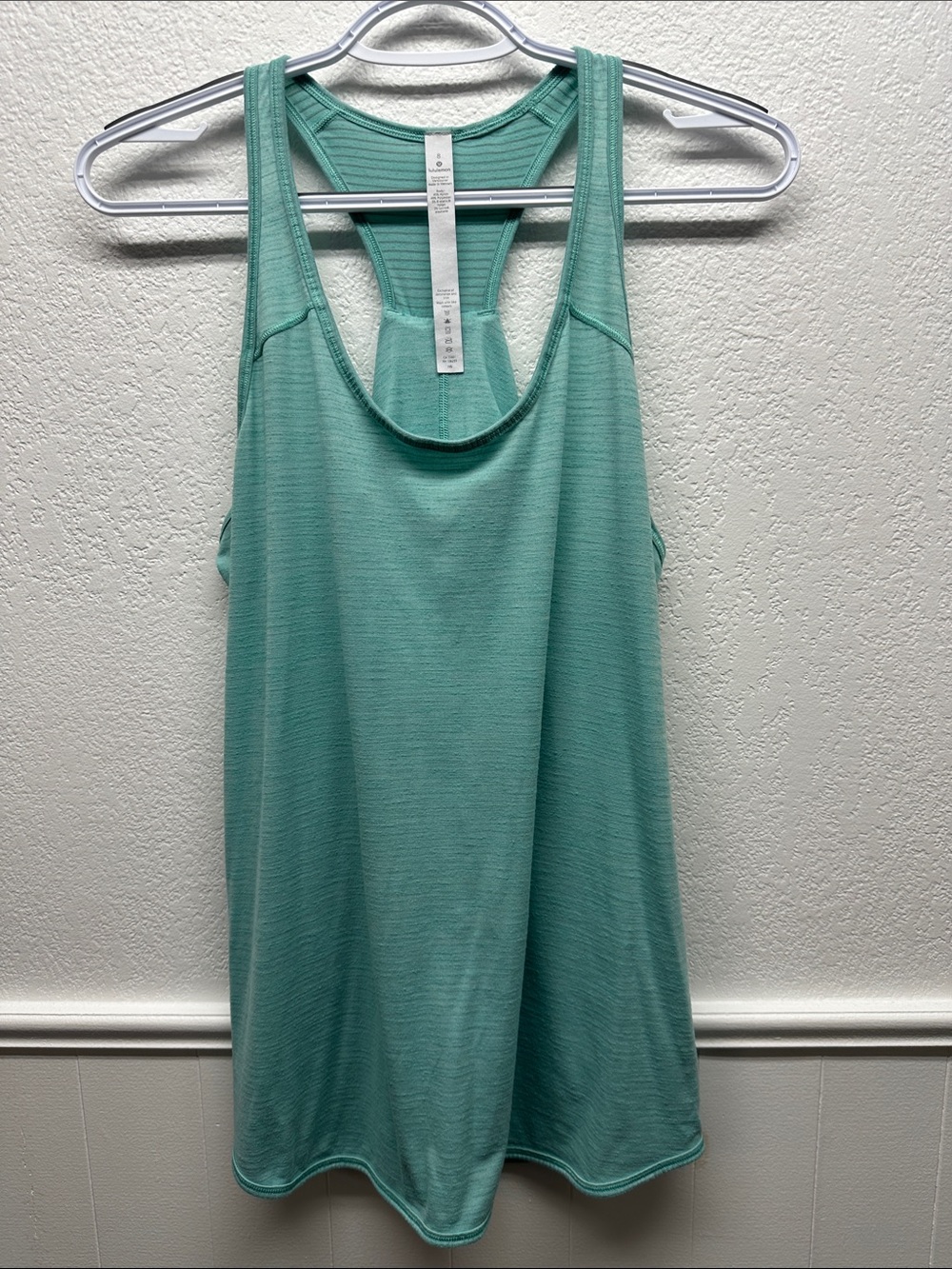 K999 lululemon athletica Women’s Sz 8 Wasabi Green Relaxed Twist Back Tank